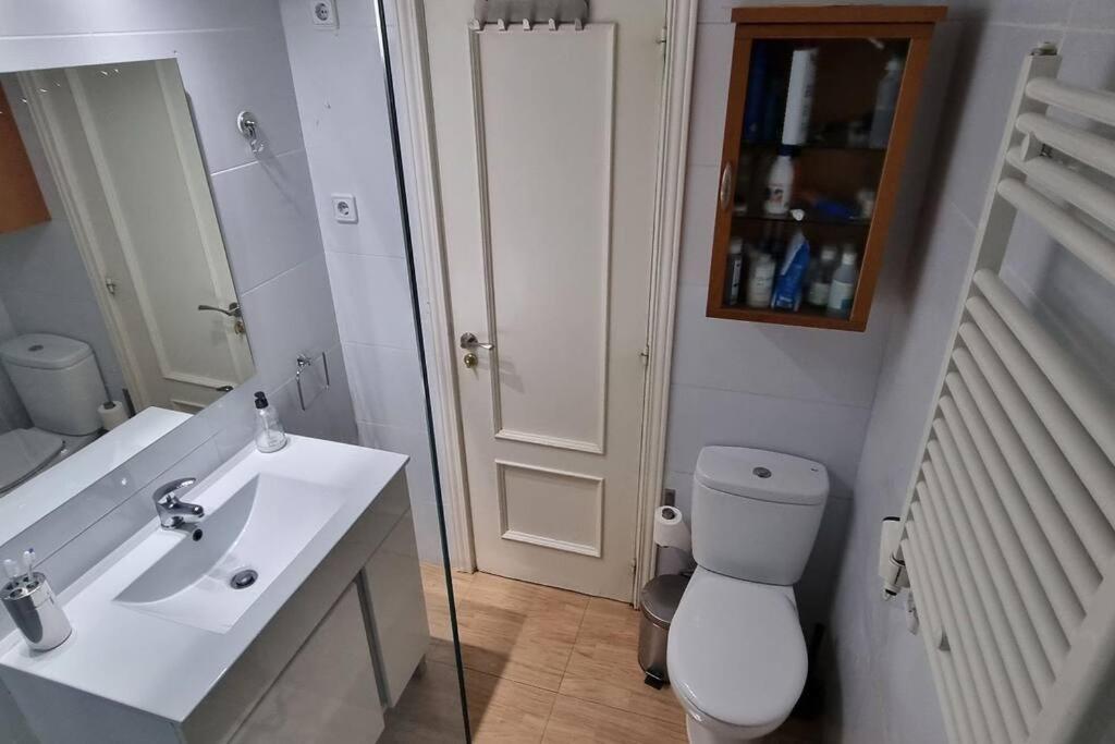 Habitacion Privada En El Centro De Мадрид Екстериор снимка